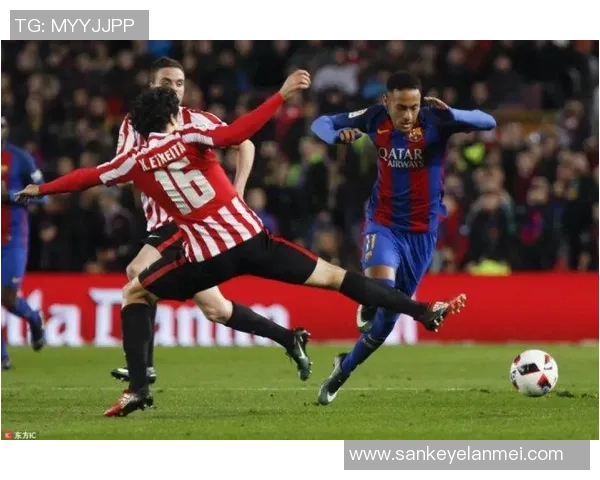 假恋爱背后的真相足球明星如何利用感情炒作形象与人气