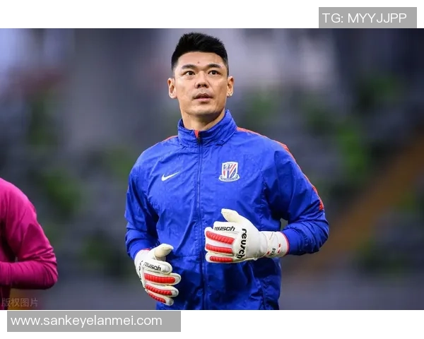 从巅峰到低谷最失落的足球明星背后的故事与心路历程